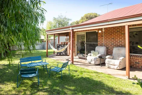 Property photo of 16 Amberley Loop Dunsborough WA 6281