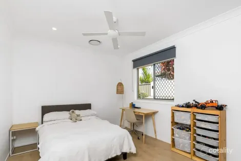 1/30 Sarawak Ave, Palm Beach, QLD 4221