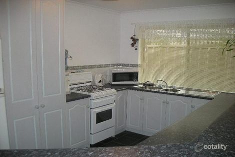 17 Phillip Ave, Craigmore, SA 5114