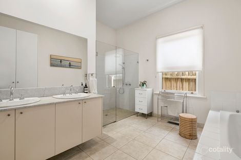Property photo of 20 Christmas Street Northcote VIC 3070