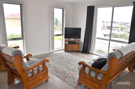 Property photo of 10 Eric De Salis Street Macgregor ACT 2615