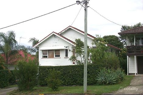 6 Deakin Ave, Southport, QLD 4215