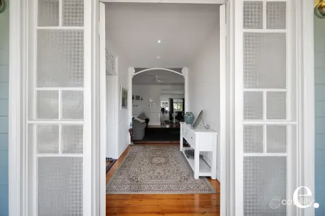 Property photo of 292 Seaview Road Qunaba QLD 4670