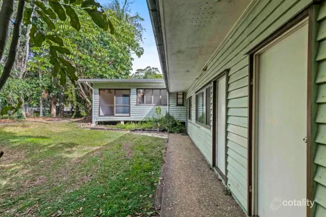 Property photo of 22 Raglan Street St Lucia QLD 4067
