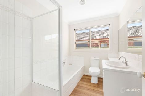Property photo of 30 Norfolk Avenue Lake Gardens VIC 3355