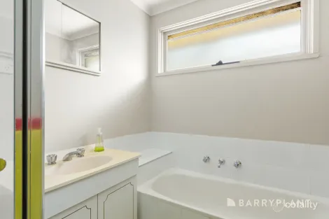 Property photo of 1 Trentham Court Wantirna VIC 3152