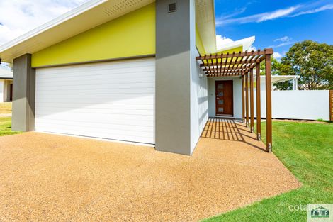 Property photo of 12 Sweetwater Court Ashfield QLD 4670