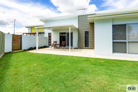 Property photo of 12 Sweetwater Court Ashfield QLD 4670