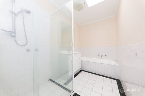 Property photo of 2/7 Warrigal Road Hughesdale VIC 3166