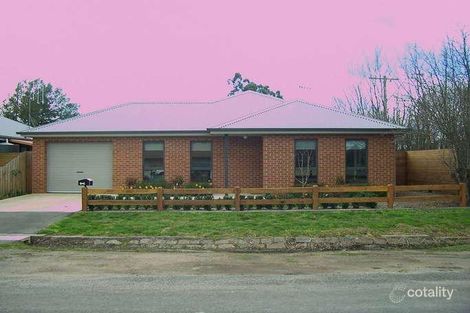 1/2 Jeffrey St, Kyneton, VIC 3444