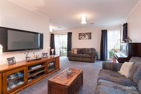 Property photo of 6 Winged Foot Court Sunbury VIC 3429