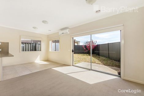 Property photo of 1/13 Fernhurst Avenue Derrimut VIC 3026