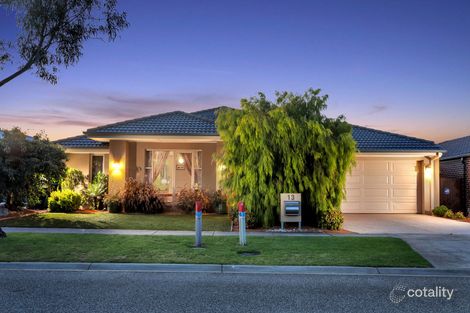 Property photo of 13 McMahon Avenue Cranbourne North VIC 3977