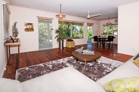 Property photo of 221 Taringa Parade Taringa QLD 4068
