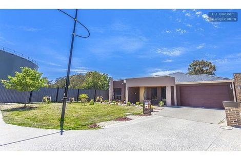 Property photo of 34 Woodside Way Roxburgh Park VIC 3064