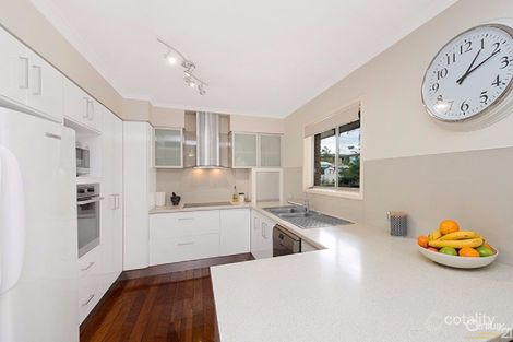 Property photo of 28 Orsan Street Wynnum West QLD 4178