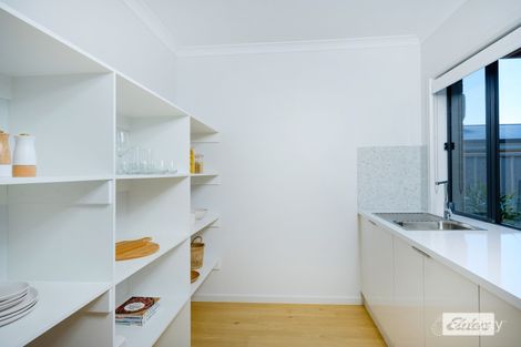 Property photo of 13 Keysor Way Wodonga VIC 3690