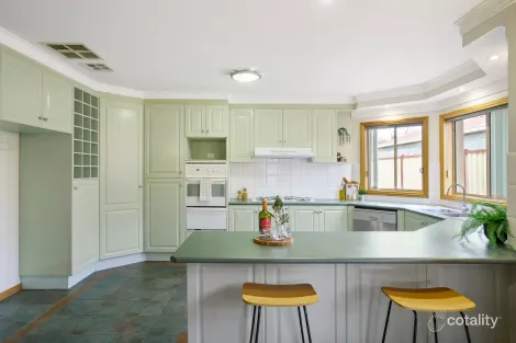 Property photo of 15 Quinn Court Altona Meadows VIC 3028