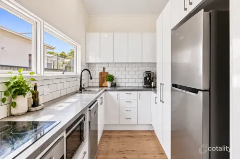 Property photo of 3 Goss Avenue Labrador QLD 4215