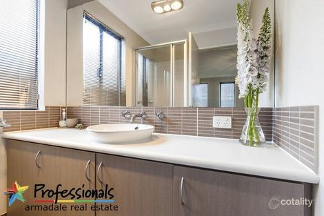 Property photo of 25 Honeydew Bend Byford WA 6122