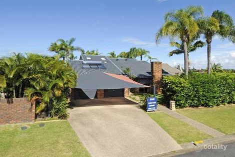 Property photo of 16 Village High Road Benowa QLD 4217