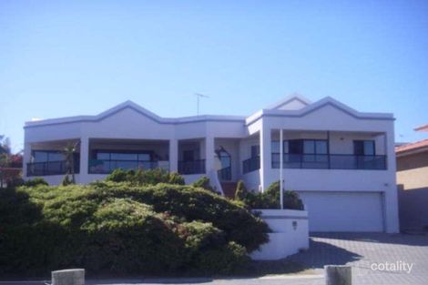 Property photo of 120 Oceanside Promenade Mullaloo WA 6027