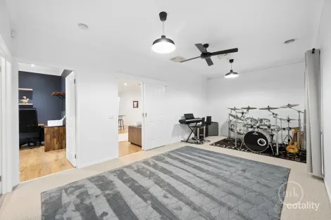 Property photo of 10 Rowell Drive Mernda VIC 3754