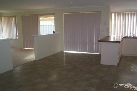 Property photo of 45 Silvertop Circle Warnbro WA 6169