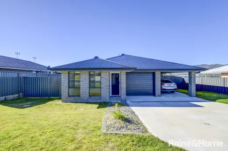 2/6 Cliffdale Pl, Kootingal, NSW 2352