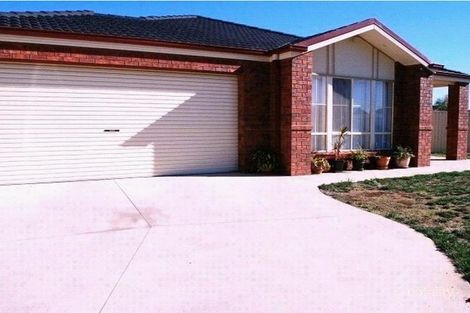 Property photo of 5 Windlass Avenue Mooroopna VIC 3629
