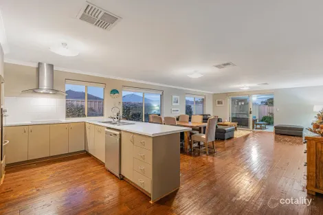 Property photo of 18 Copenhagen Drive Hocking WA 6065