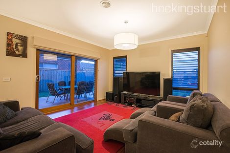 Property photo of 63 Charlbury Crescent Cranbourne North VIC 3977