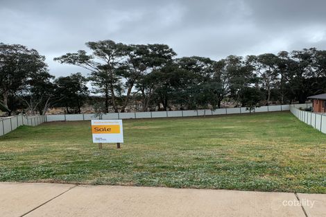 Property photo of 20 Henry Place Young NSW 2594