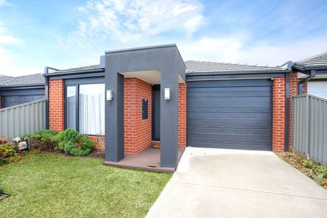 Property photo of 32 Cortula Road Cranbourne East VIC 3977