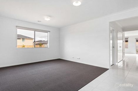 Property photo of 16 Oysterbay Chase Point Cook VIC 3030