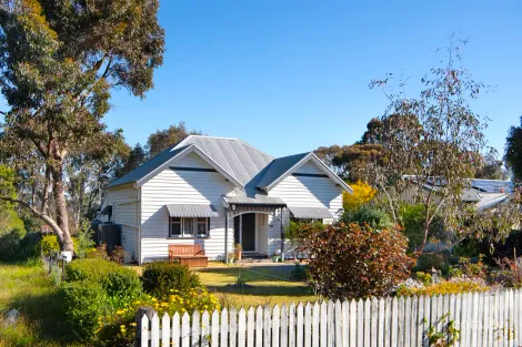 6 Morris St, Maldon, VIC 3463