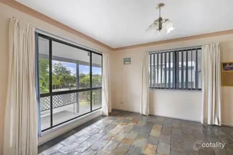 Property photo of 5 Campbell Parade Mannering Park NSW 2259