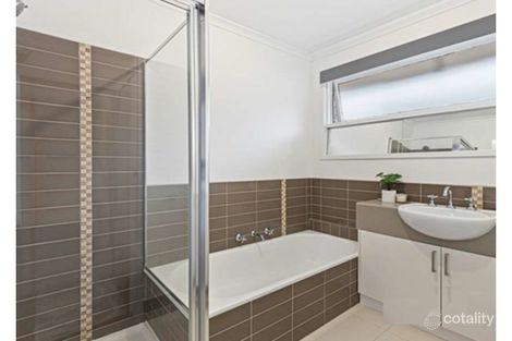 Property photo of 74 Bellara Drive Mooroolbark VIC 3138