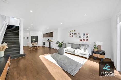 Property photo of 11 Nautical Crescent Craigieburn VIC 3064
