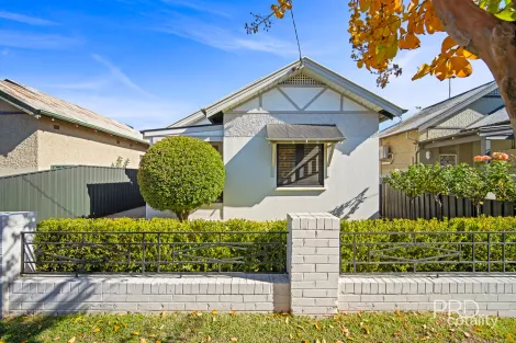 6 Broad St, Wagga Wagga, NSW 2650
