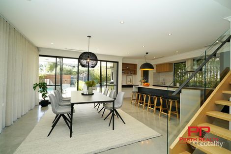 Property photo of 2A Wheeler Road Karrinyup WA 6018