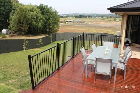 Property photo of 8 Negundo Place Kelso NSW 2795