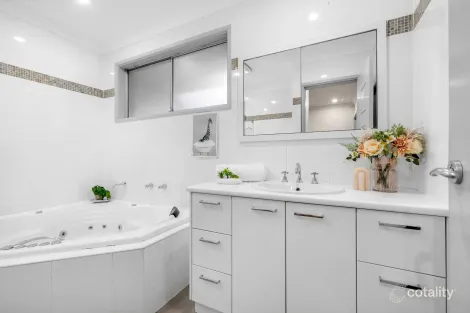 Property photo of 16 Petrina Crescent Baulkham Hills NSW 2153