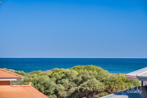 Property photo of 4 Bluewater Rise Mullaloo WA 6027