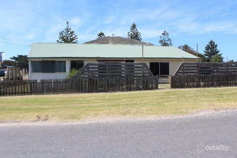 Property photo of 40 Bearup Street Seaspray VIC 3851