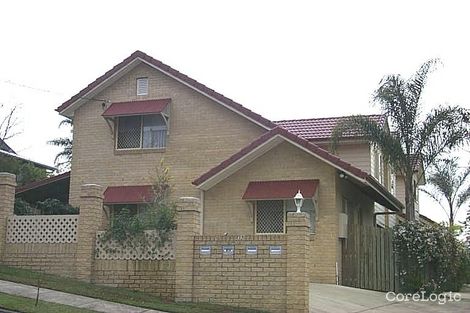 Property photo of 2/32 Bindaree Street Greenslopes QLD 4120