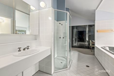 18 Mclean Rd S, Camp Mountain, QLD 4520