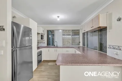 Property photo of 50 Acorn Circuit Forest Lake QLD 4078