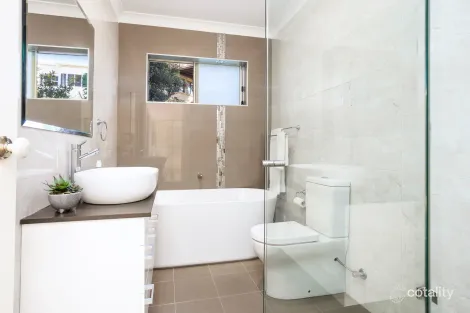 Property photo of 30 Fowler Road Illawong NSW 2234