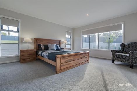 Property photo of 32 Aquabella Drive Eagle Point VIC 3878